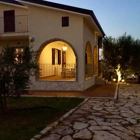 Villetta Di Campagna, Per Vivere Matera E Dintorni. Villa Pisticci